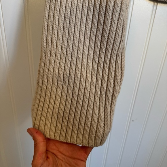 H&M Ribbed Mockneck Cropped Beige Thick Sweater Women’s Size Medium - Picture 3 of 9